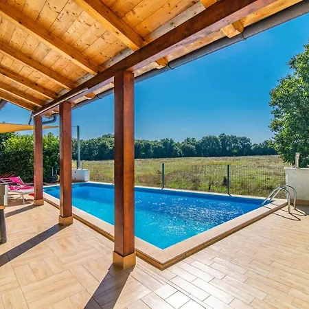 Tanja By 빌라 풀라